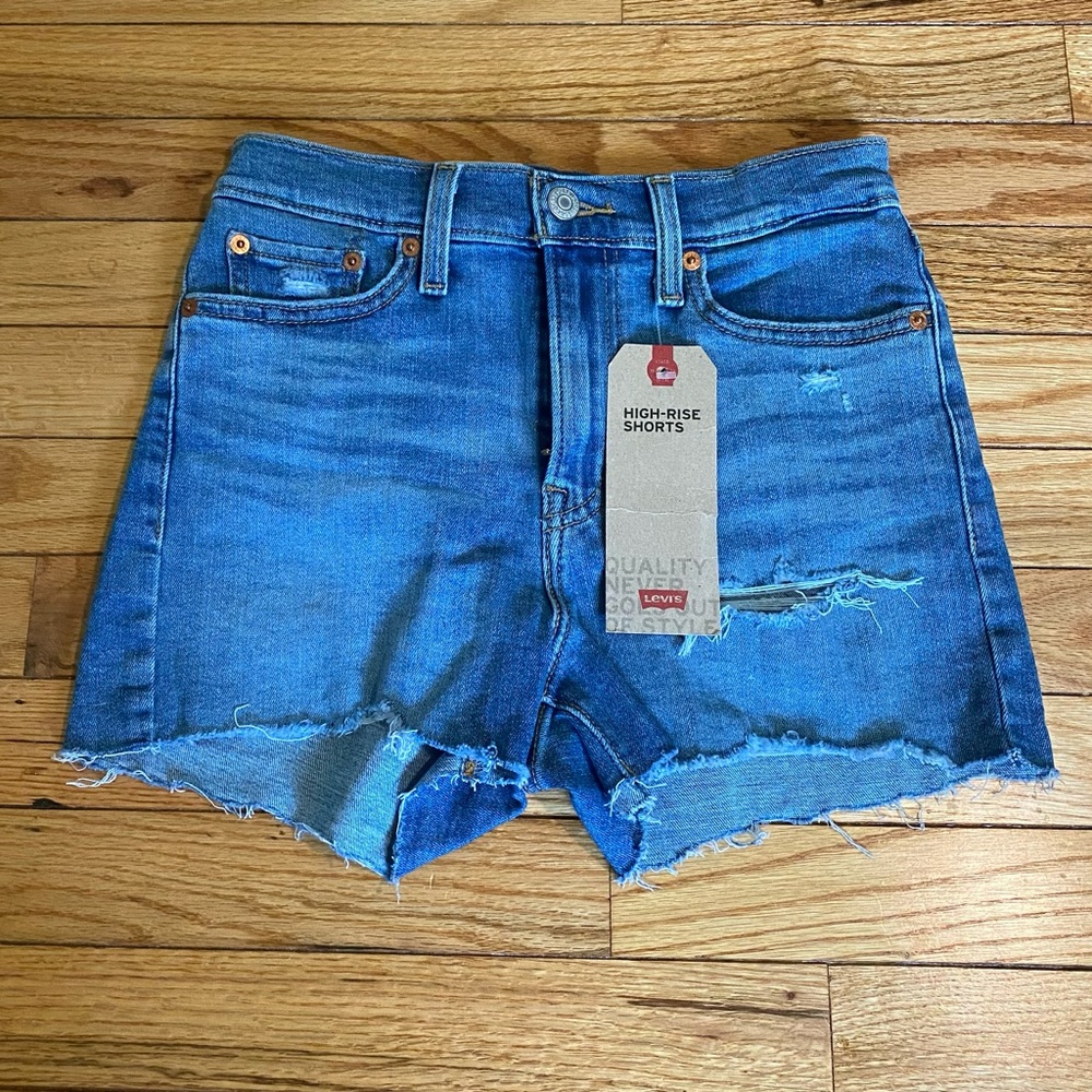 High waist Levi jean shorts